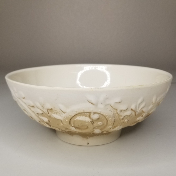 Haeger 102 Pedestal Bowl Beige Cream Tan Embossed Scroll Leaf Pattern USA - Picture 3 of 12